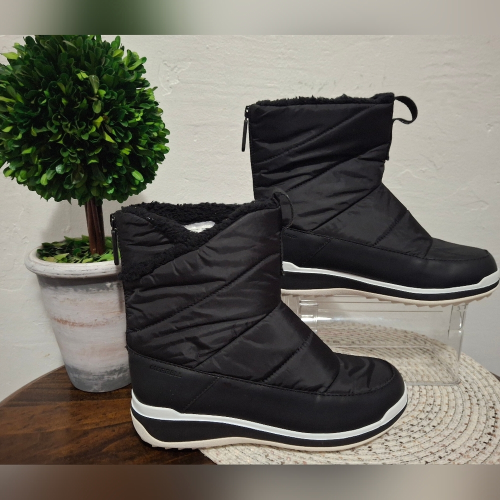 Women's Merrell Black Winter Boots Size 9